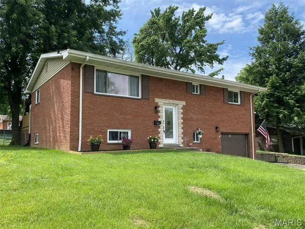 $220,000 | 22 St George Drive, Belleville, IL 62221