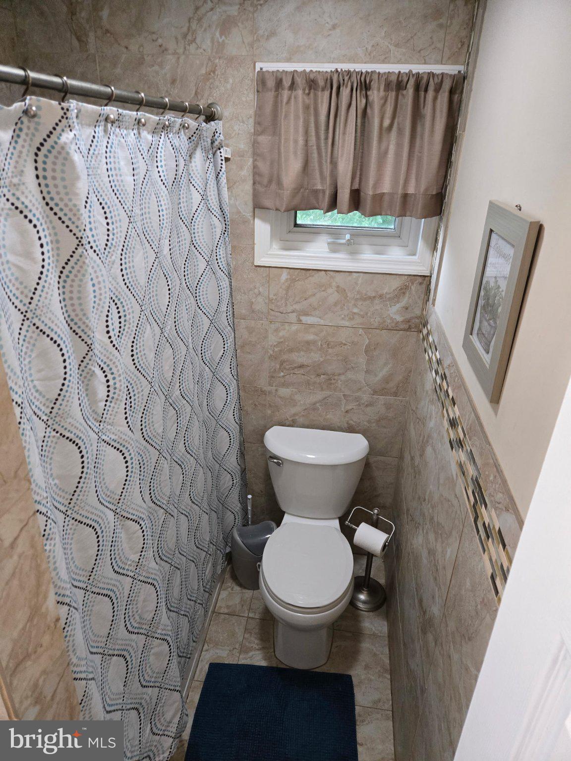 909 Bentley Road Lindenwold, NJ 08021 - Photo 9 of 15 Cozy bathroom with modern touches.