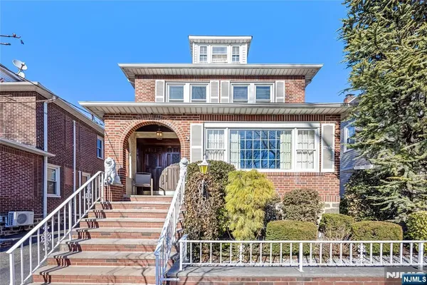 $799,000 | 429 Oakdene Avenue, Cliffside Park, NJ 07010