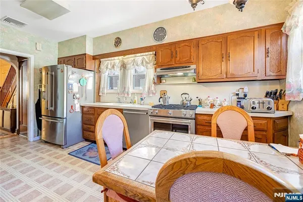 $799,000 | 429 Oakdene Avenue, Cliffside Park, NJ 07010