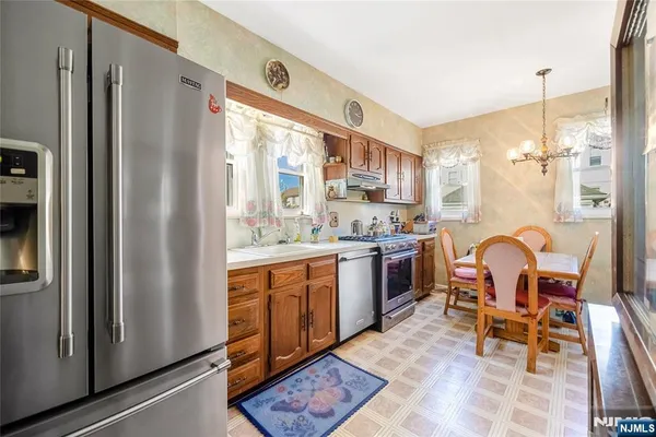$799,000 | 429 Oakdene Avenue, Cliffside Park, NJ 07010