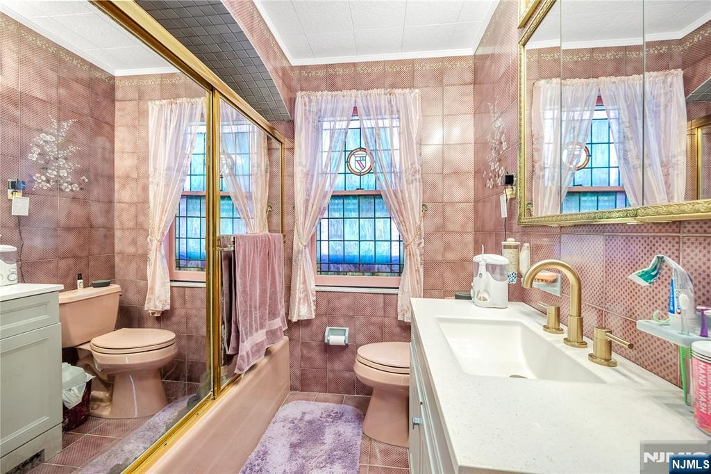 429 Oakdene Avenue Cliffside Park, NJ 07010 - Photo 20 of 26