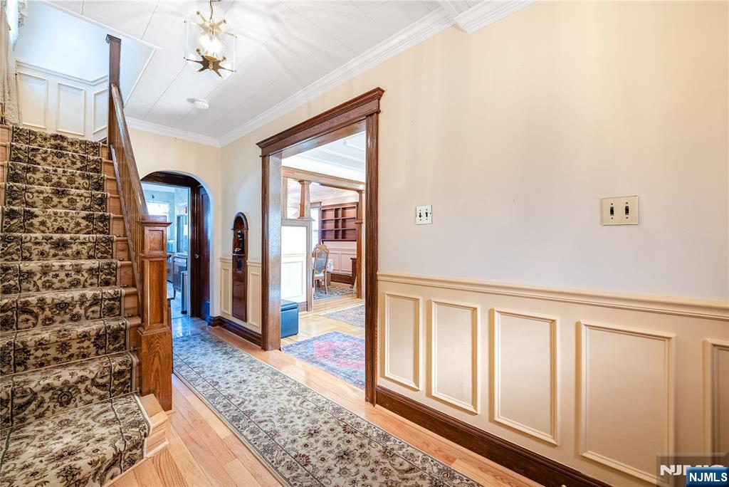 429 Oakdene Avenue Cliffside Park, NJ 07010 - Photo 5 of 26