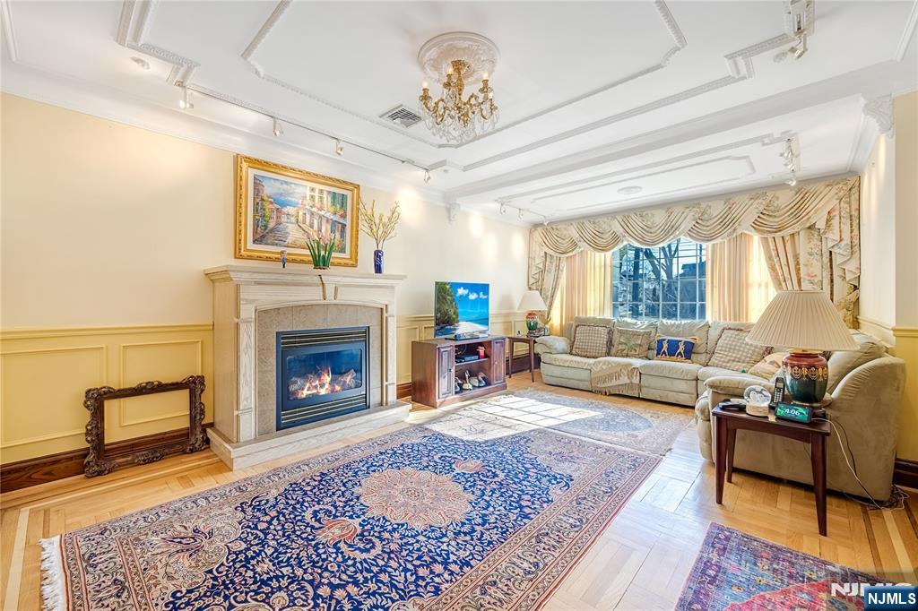 429 Oakdene Avenue Cliffside Park, NJ 07010 - Photo 7 of 26