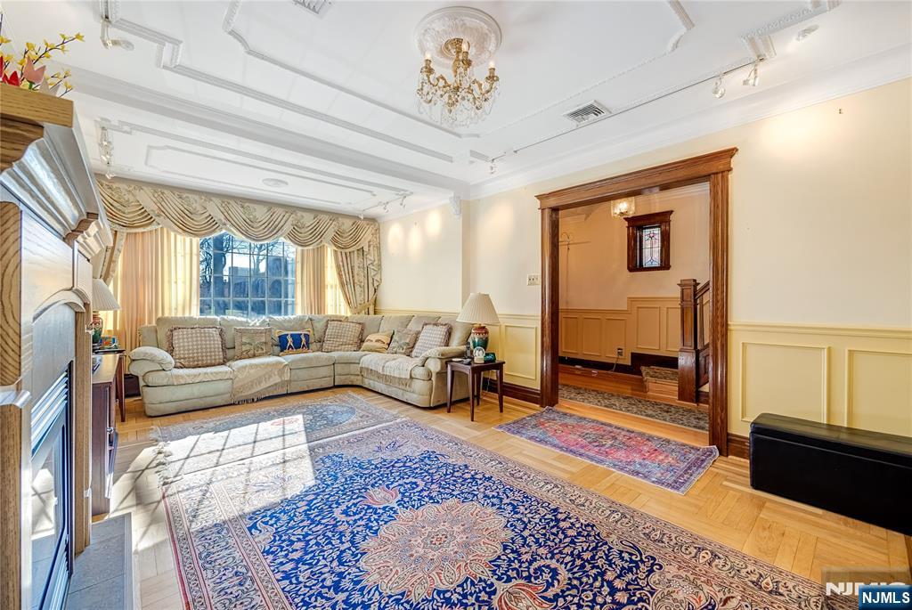 429 Oakdene Avenue Cliffside Park, NJ 07010 - Photo 8 of 26