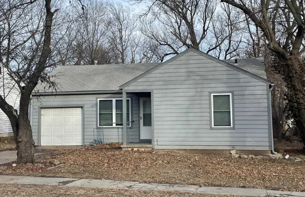$68,500 | 320 North Mccabe Street, Winfield, KS 67156