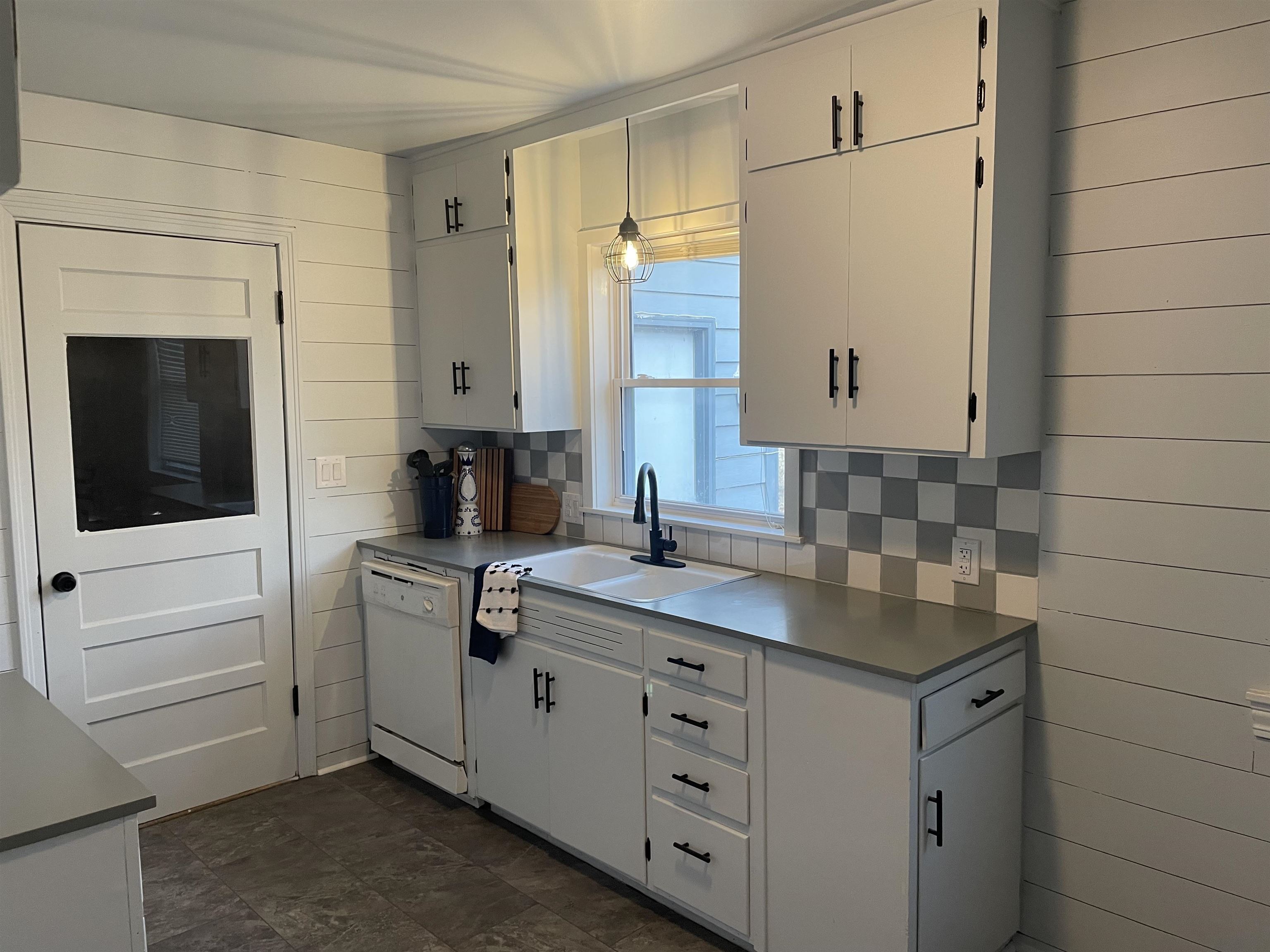 320 North Mccabe Street Winfield, KS 67156 - Photo 11 of 18