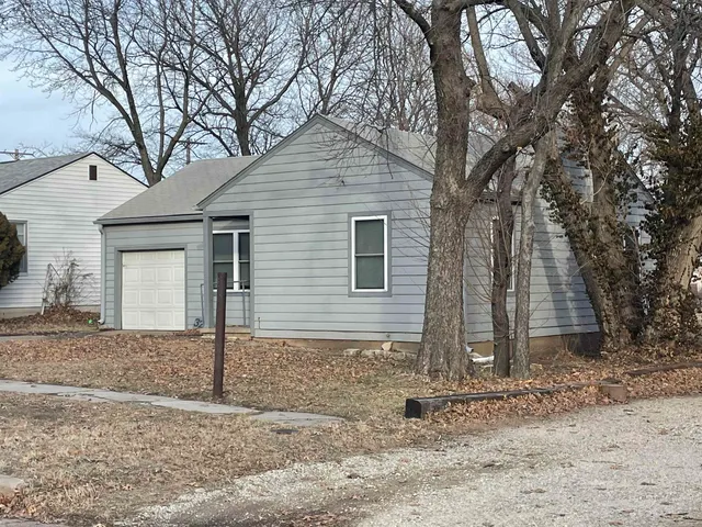$68,500 | 320 North Mccabe Street, Winfield, KS 67156
