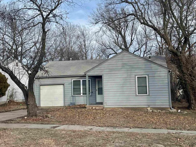 $68,500 | 320 North Mccabe Street, Winfield, KS 67156