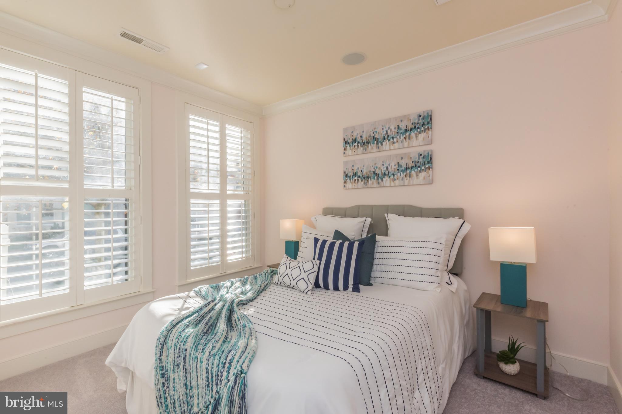 308 I Street Southeast Washington, DC 20003 - Photo 3 of 40