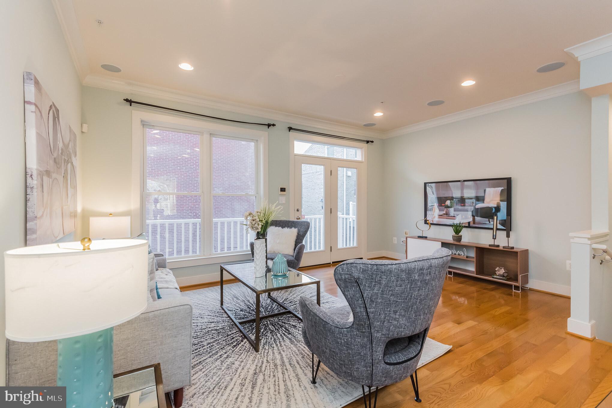 308 I Street Southeast Washington, DC 20003 - Photo 7 of 40