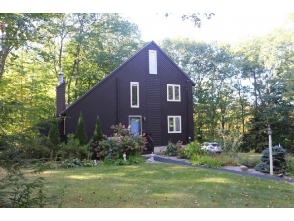 180 Wheel Wright Road Hampstead, NH 03841 - Photo 2 of 21