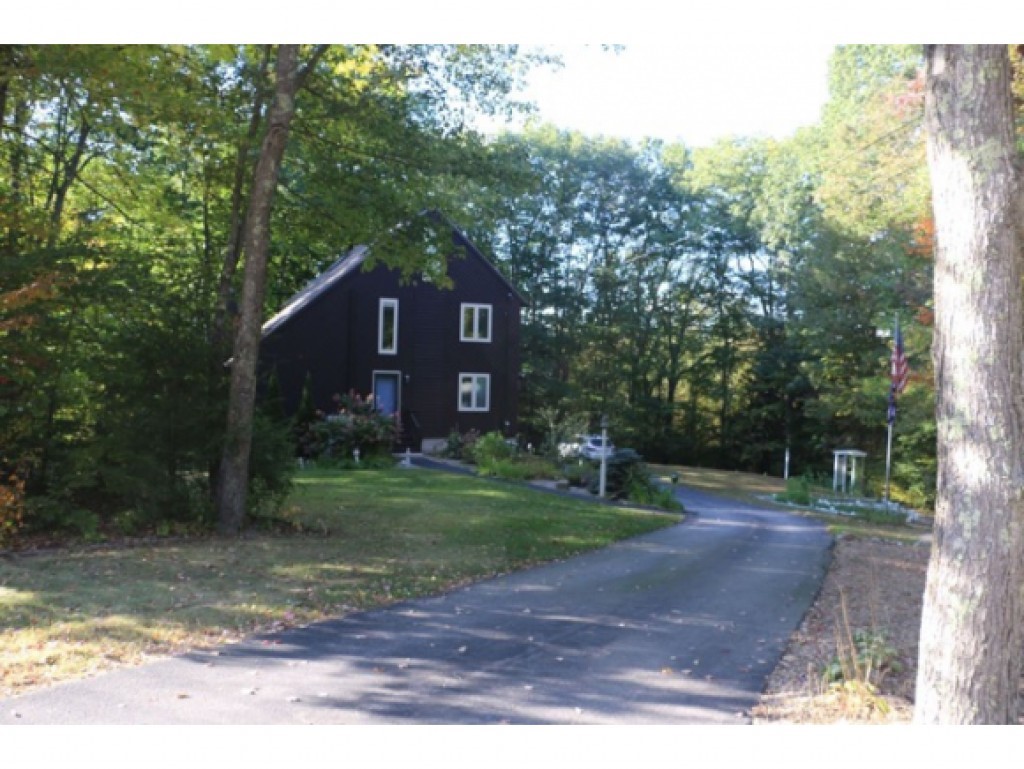 180 Wheel Wright Road Hampstead, NH 03841 - Photo 3 of 21