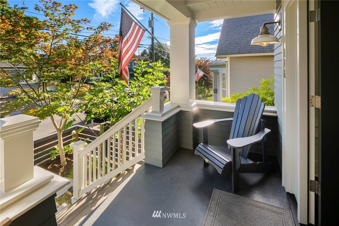 116 Howe Street Seattle, WA 98109 - Photo 2 of 36 Gallery Image 2