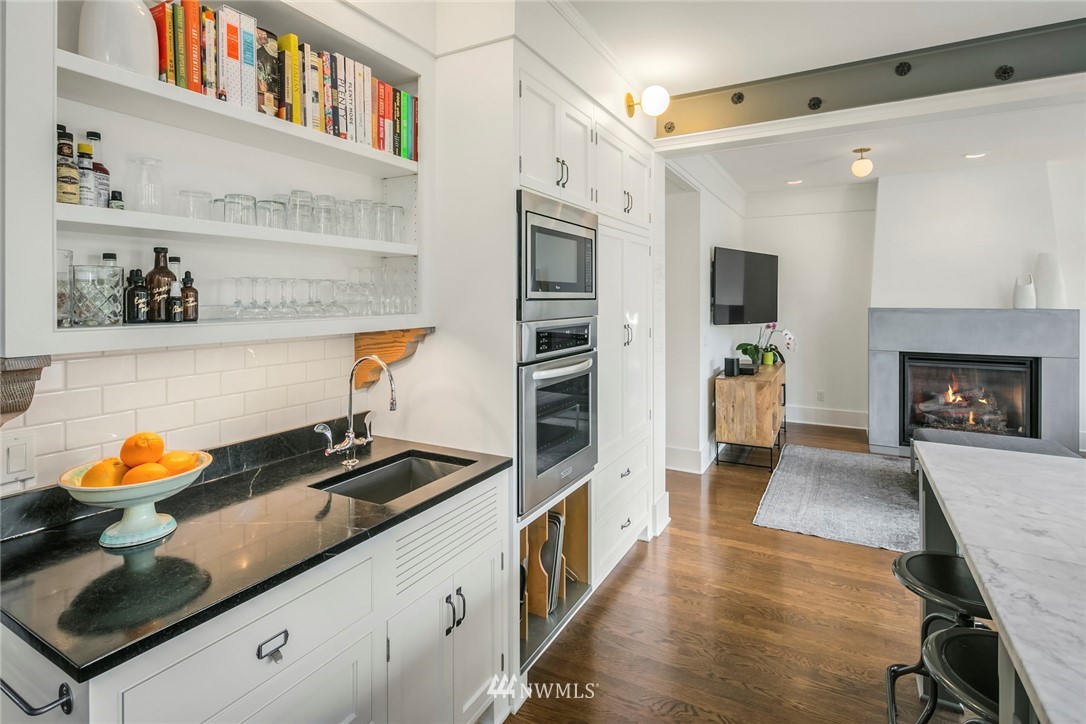 116 Howe Street Seattle, WA 98109 - Photo 11 of 36 Gallery Image 11