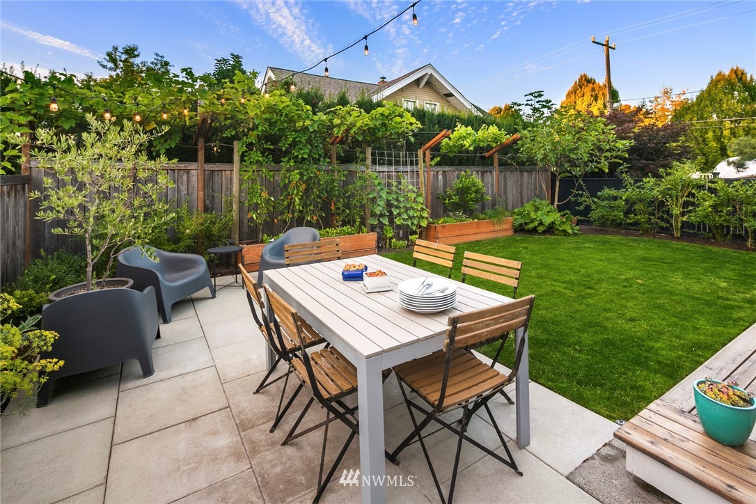 116 Howe Street Seattle, WA 98109 - Photo 14 of 36 Gallery Image 14