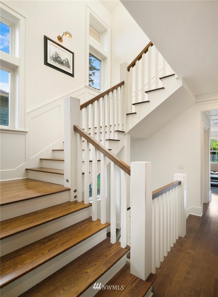 116 Howe Street Seattle, WA 98109 - Photo 15 of 36 Gallery Image 15