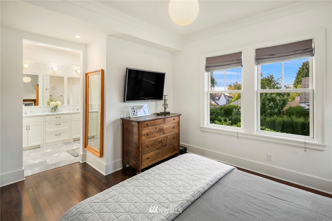 116 Howe Street Seattle, WA 98109 - Photo 17 of 36 Gallery Image 17
