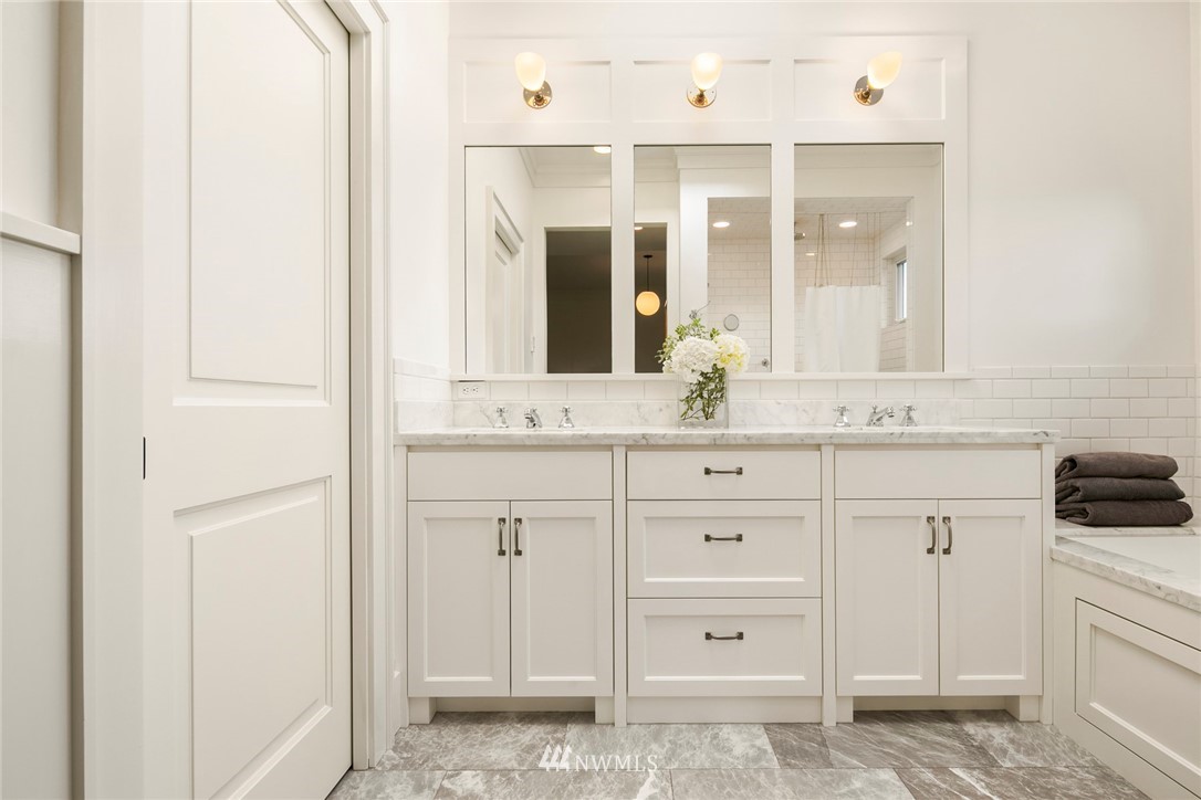 116 Howe Street Seattle, WA 98109 - Photo 18 of 36 Gallery Image 18