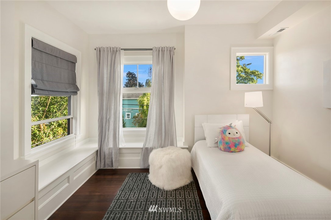 116 Howe Street Seattle, WA 98109 - Photo 20 of 36 Gallery Image 20