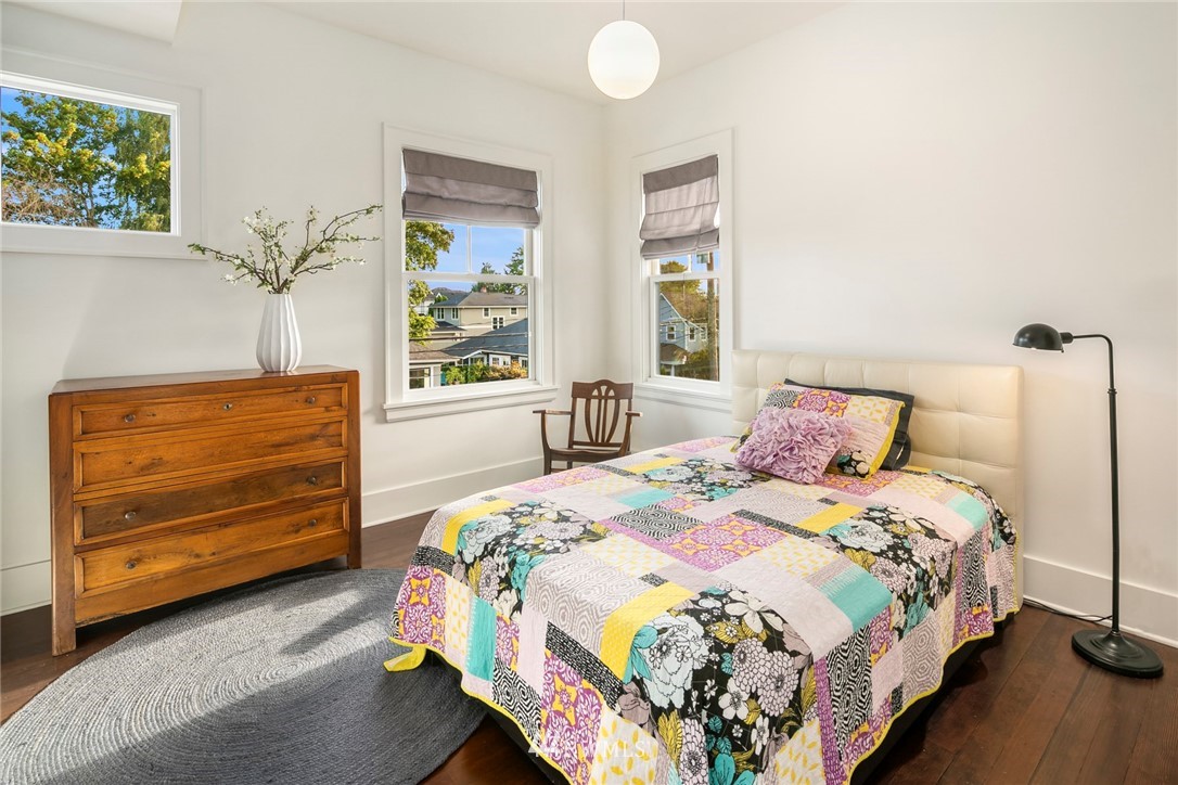 116 Howe Street Seattle, WA 98109 - Photo 22 of 36 Gallery Image 22