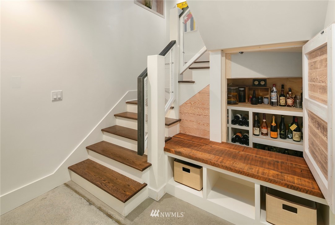 116 Howe Street Seattle, WA 98109 - Photo 25 of 36 Gallery Image 25