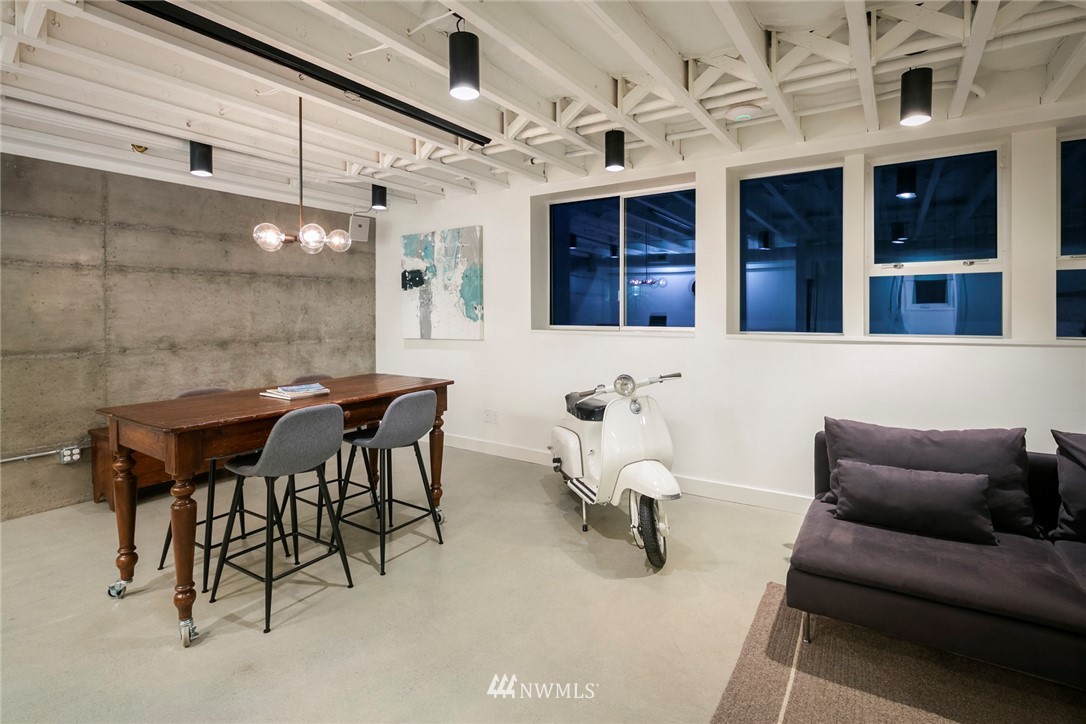 116 Howe Street Seattle, WA 98109 - Photo 28 of 36 Gallery Image 28