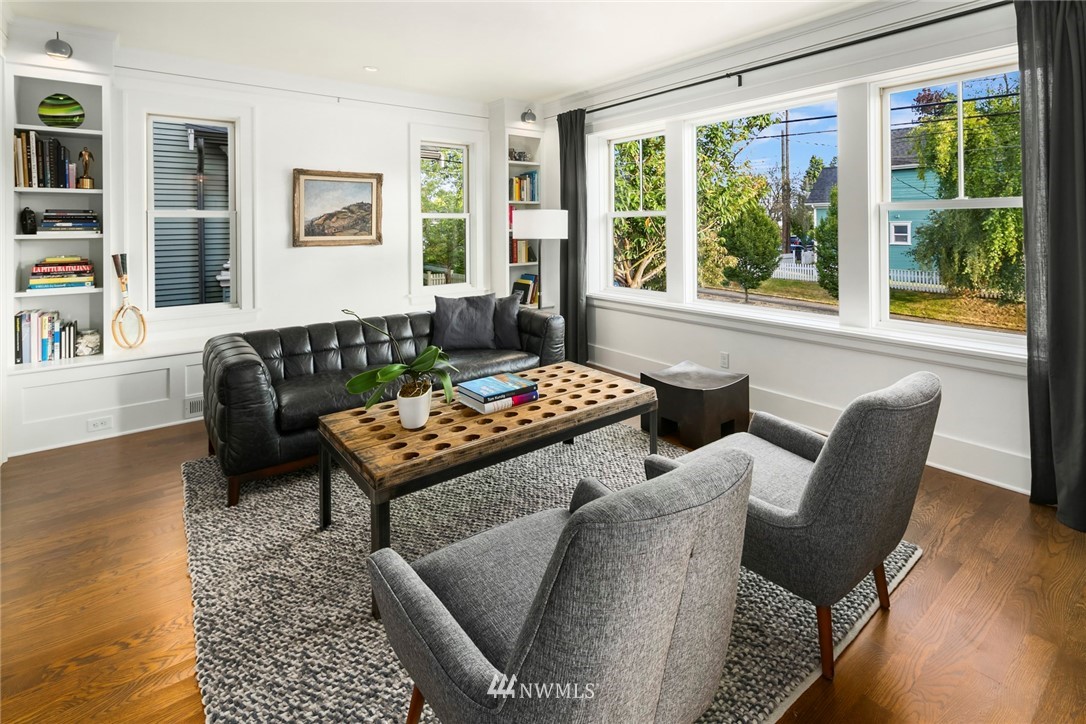116 Howe Street Seattle, WA 98109 - Photo 4 of 36 Gallery Image 4