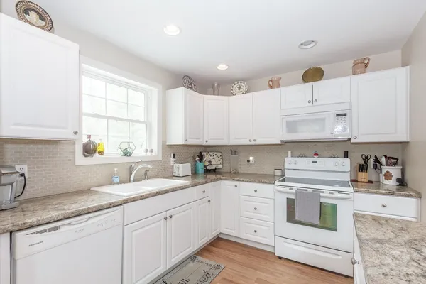 $499,000 | 439 Silver Pine Lane, Tamworth, NH 03886
