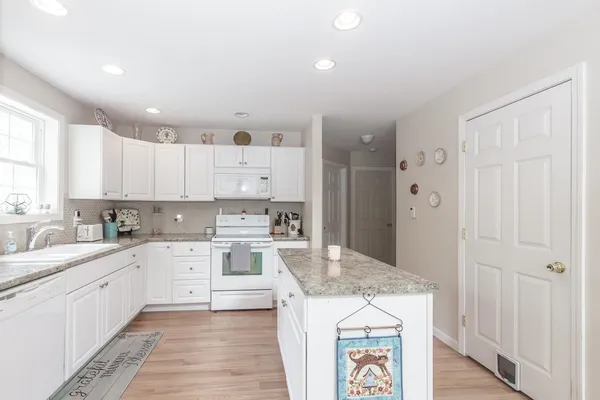 $499,000 | 439 Silver Pine Lane, Tamworth, NH 03886