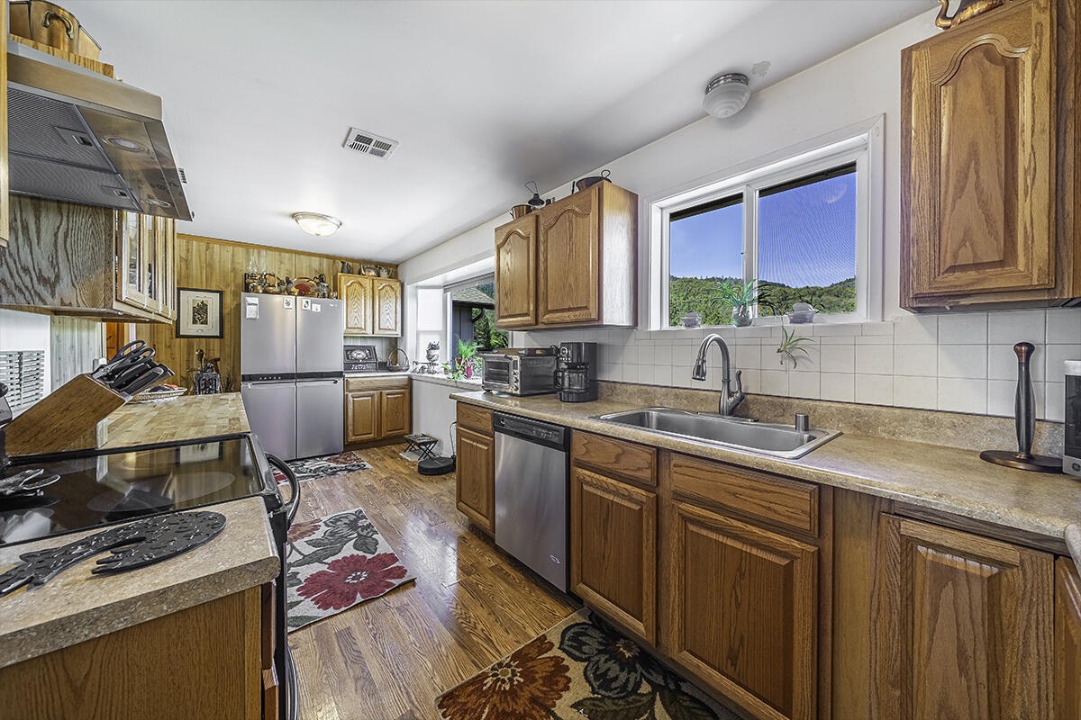 5388 Kane Creek Road Central Point, OR 97502 - Photo 12 of 48 DSC01901-Edit