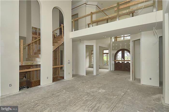 17206 Dr Bird Road Silver Spring, MD 20906 - Photo 14 of 16 Living Room