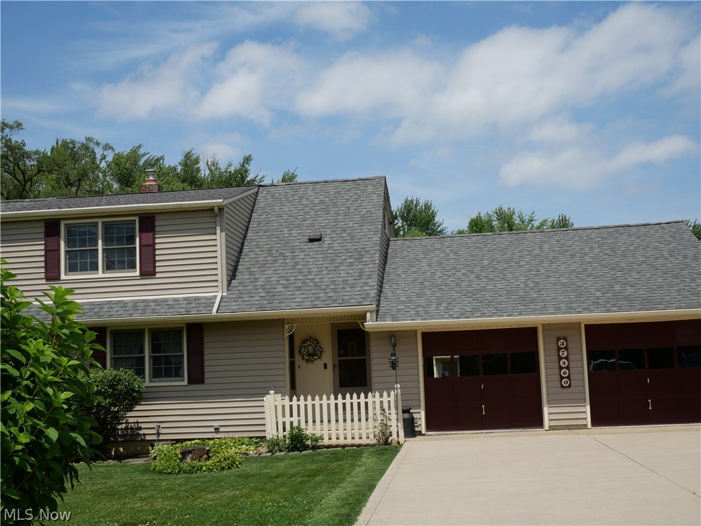 37460 Giles Road Grafton, OH 44044 - Photo 2 of 31