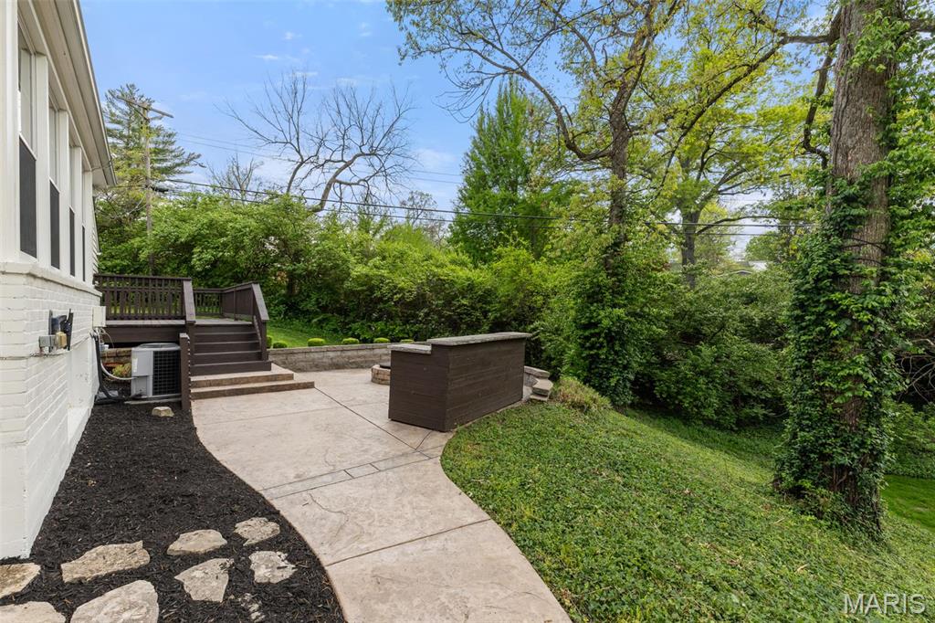 41 Frederick Lane Glendale, MO 63122 - Photo 8 of 26