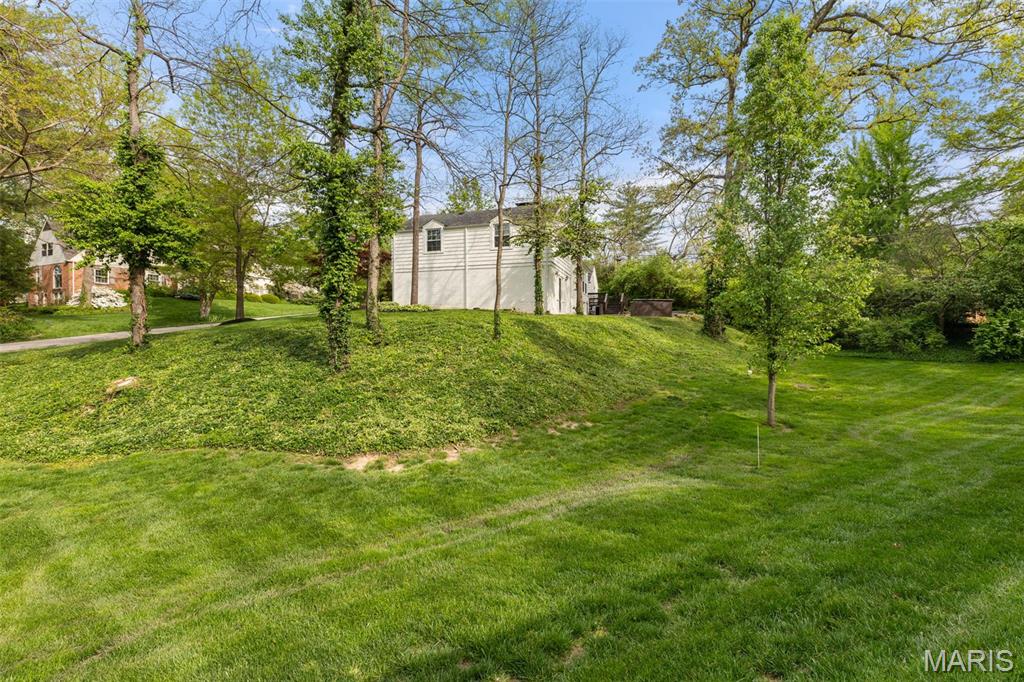 41 Frederick Lane Glendale, MO 63122 - Photo 10 of 26