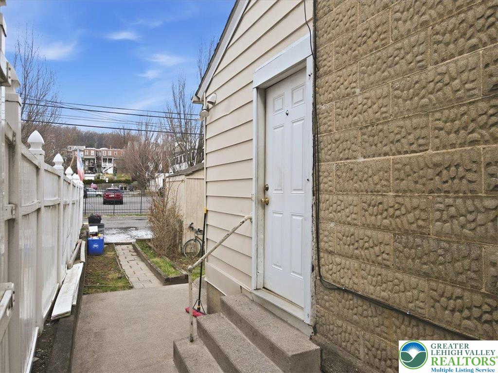 921 Broadway Fountain Hill, PA 18015 - Photo 67 of 93