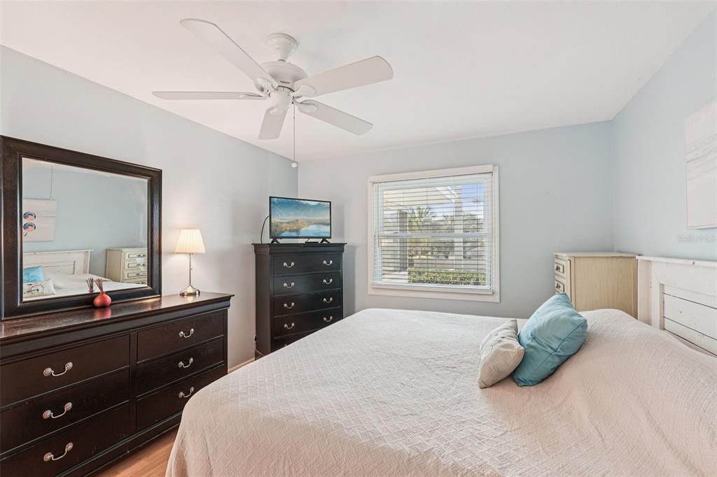 3900 Roxane Boulevard, Unit 8B Sarasota, FL 34235 - Photo 17 of 35
