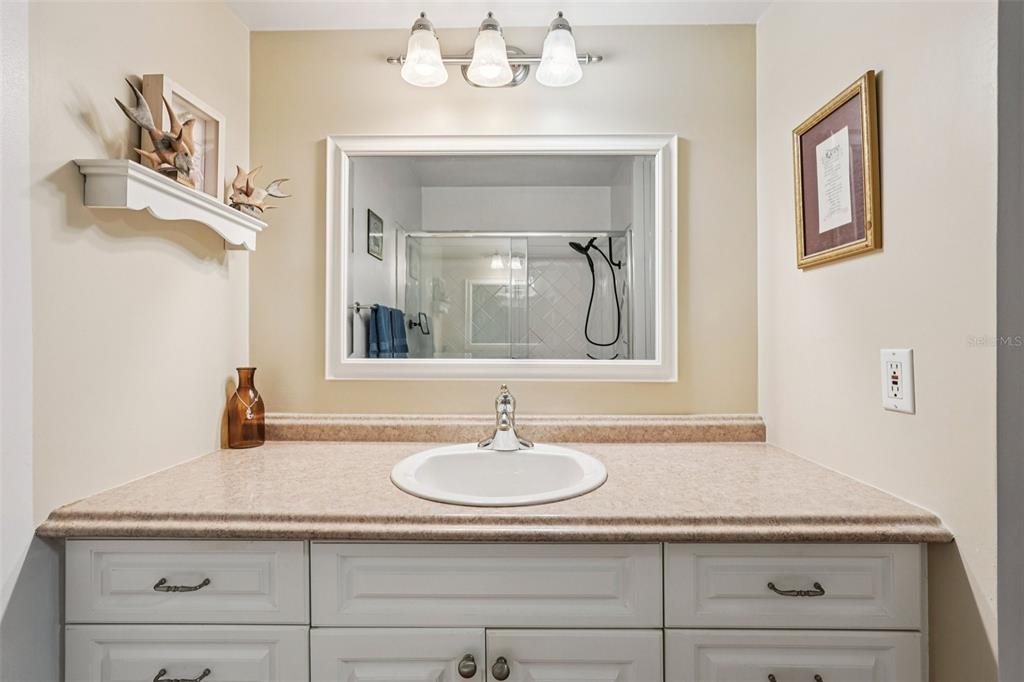 3900 Roxane Boulevard, Unit 8B Sarasota, FL 34235 - Photo 22 of 35