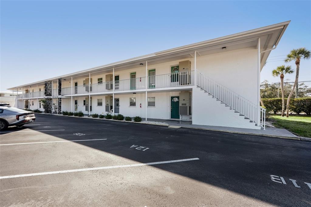 3900 Roxane Boulevard, Unit 8B Sarasota, FL 34235 - Photo 28 of 35