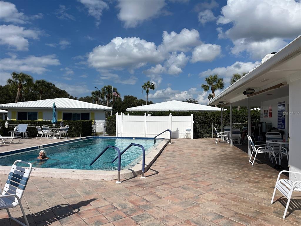 3900 Roxane Boulevard, Unit 8B Sarasota, FL 34235 - Photo 33 of 35