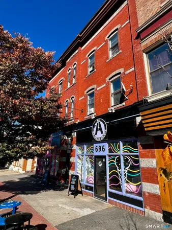 $750 | 696 Main Street, Middletown, CT 06457