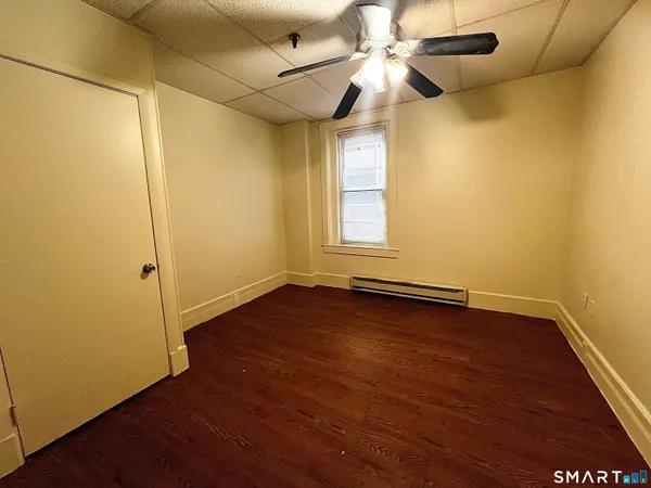 $750 | 696 Main Street, Middletown, CT 06457