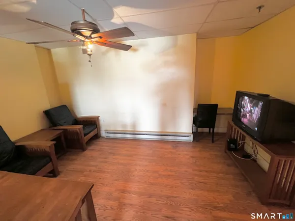 $750 | 696 Main Street, Middletown, CT 06457