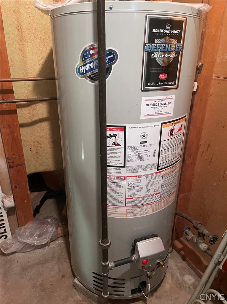 576 Stoneleigh Road Oneida, NY 13421 - Photo 41 of 43 Water heater