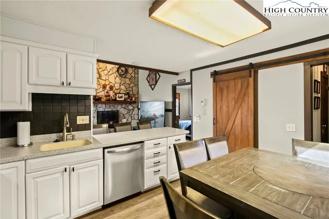 $640,000 | 106 Kick Turn Lane, Beech Mountain, NC 28604