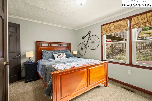 $640,000 | 106 Kick Turn Lane, Beech Mountain, NC 28604