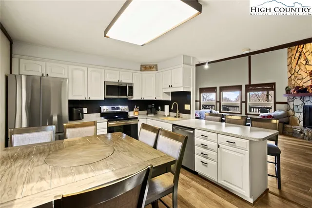 $640,000 | 106 Kick Turn Lane, Beech Mountain, NC 28604