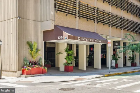 $305,000 | 1326-42 Spruce Street, Unit 708, Philadelphia, PA 19107