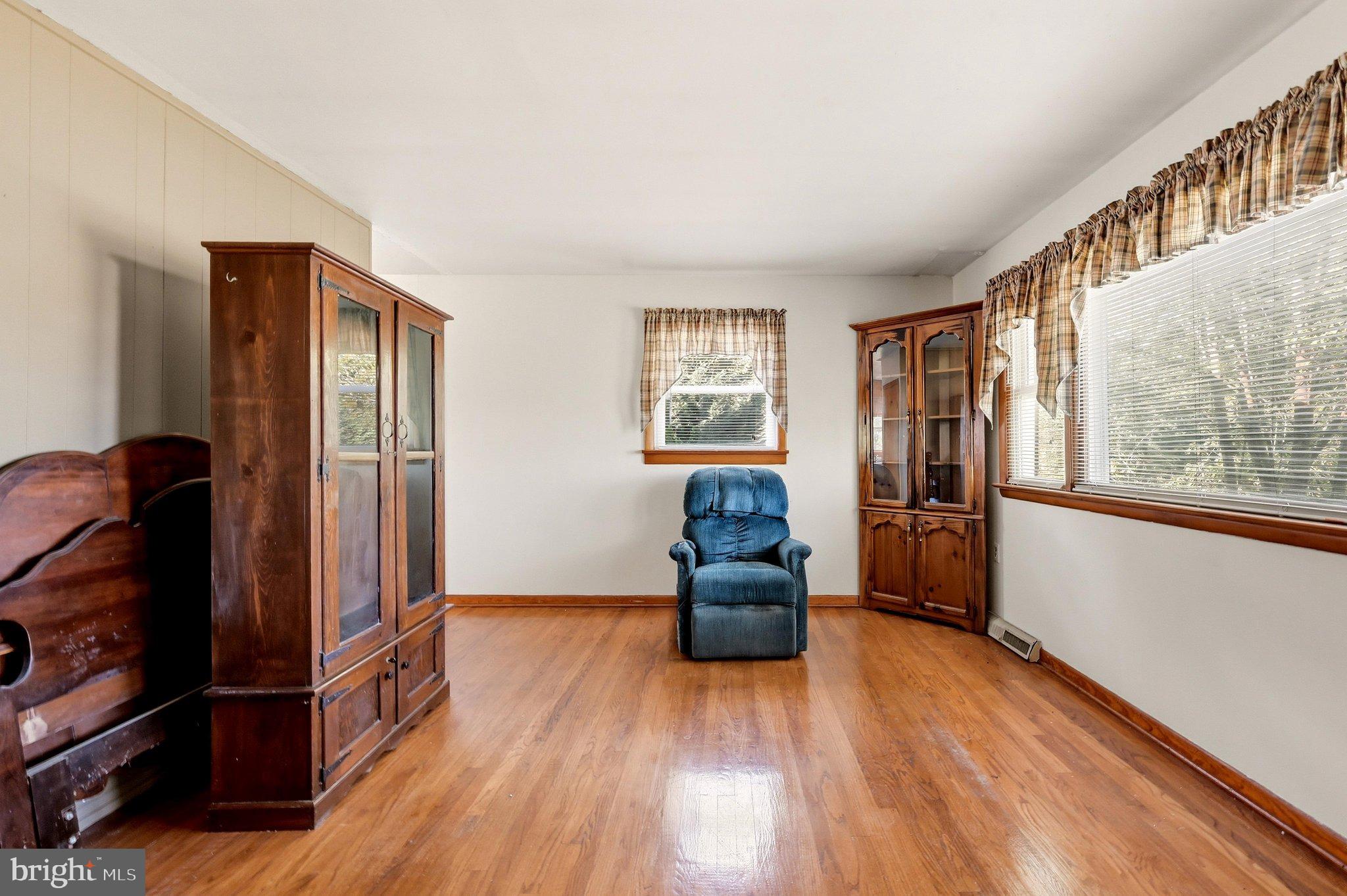 2310 Senseny Road Winchester, VA 22602 - Photo 10 of 59 Living Room