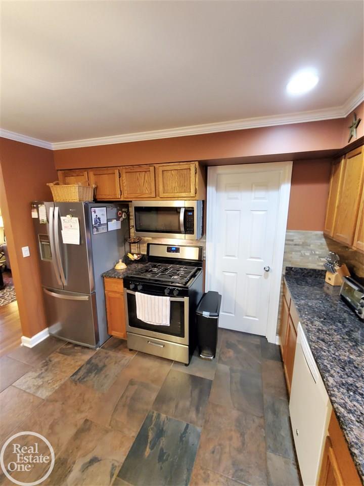 50710 Ryan Road Utica, MI 48317 - Photo 21 of 76